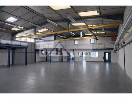 a vendre 485 m² entrepot + bureaux + terrain a chelles