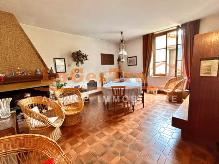 contrexéville maison de ville de 180 m2