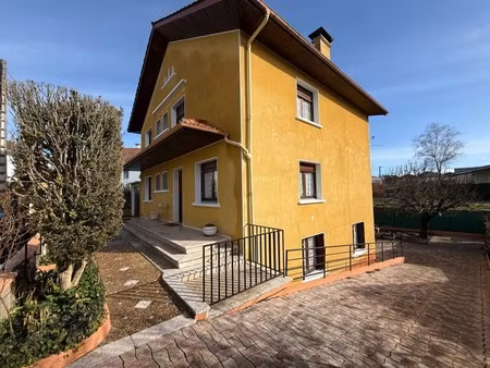 grande maison de 160 m² avec 2 garages