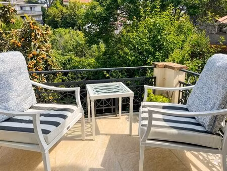 maison de ville au calme – rue montfial – confort & indépen