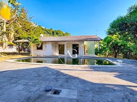 villa t4 – piscine  jardin  proche mer – case-pilote