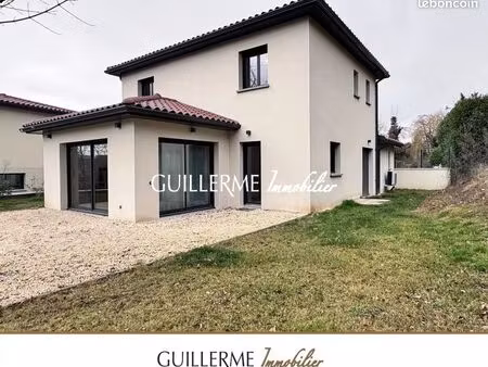 villa 5 pièces 140 m²