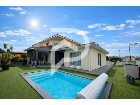 villa 6 pièces avec piscine  jardin et garage à elne