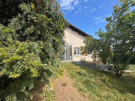 grande maison de famille quartier résidentiel lotissement commu