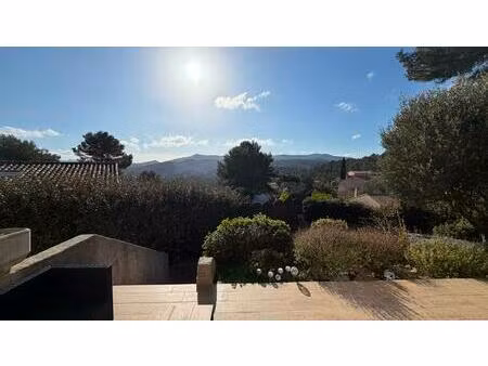 peypin – villa 165 m²  4 chambres  650 m² terrain   piscine …