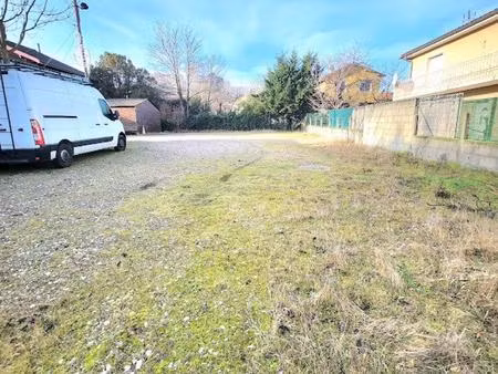 terrain plat oullins