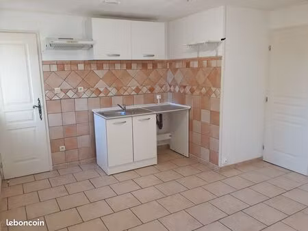 t2 au calme  jardin  parking 2 places