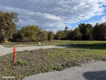 terrain 530 m² mios