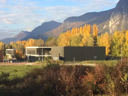 sous location bureaux/ atelier / stockage saint-egrève (38120)