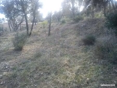 terrain dans quartier résidentiel au luc