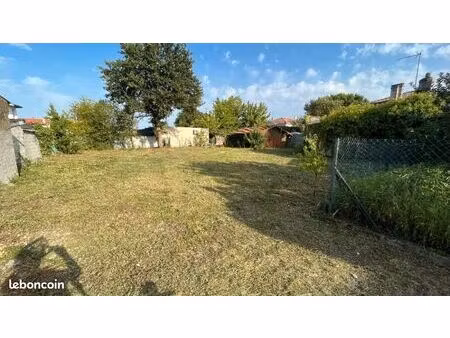 terrain 1 085 m² merignac