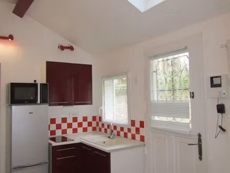 f2 rez de chaussée proche utc