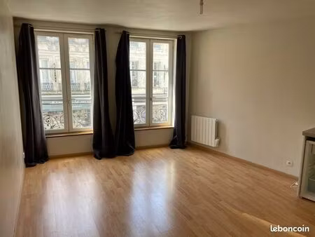 studio 29m2 ville haute de laon (eau comprise)