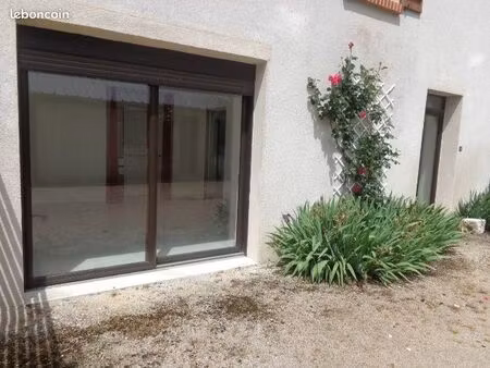 grand t2 lumineux et calme  charges comprises