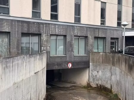 place de parking sécurisé - cenon