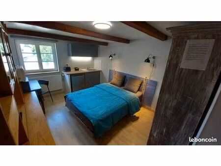 belle chambre meublée