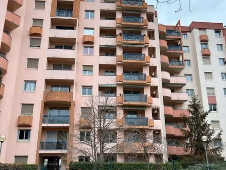 superbe t4 96 m2 grande terrasse  avec garage