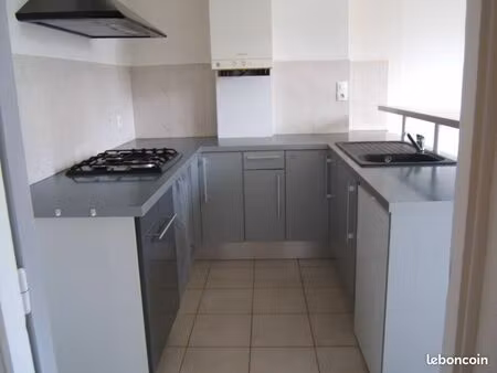 beau f1bis 44 m2 avec cuisine à vivre