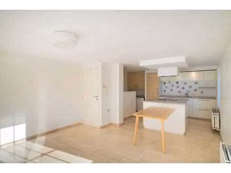 maison 2 ch. + jardin avec vue sur la vallée de lustin