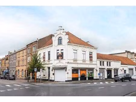 ancienne boucherie avec grand espace à rénover