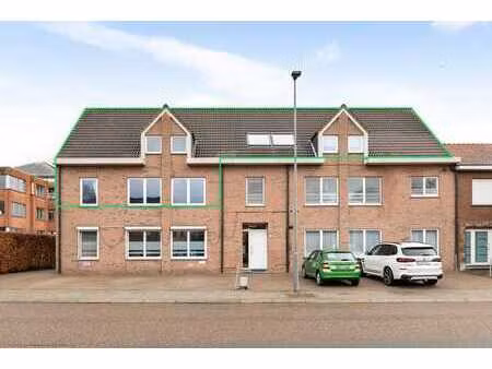 instapklaar appartement met 4 slaapkamers in wommelgem