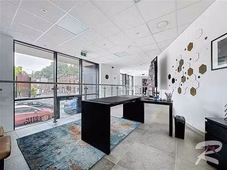 superbe surface commerciale idealement situee