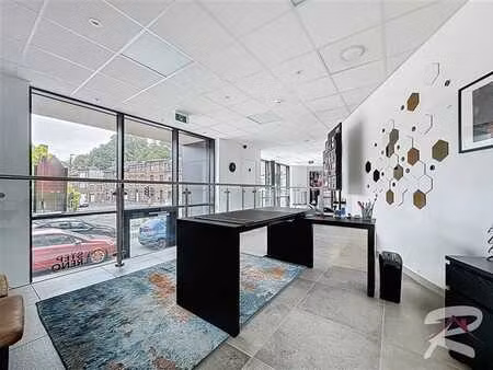 superbe surface commerciale idealement situee