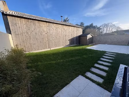 location maison 4 pièces 95 m² à saint-aubin-des-ormeaux (85130)  880 €