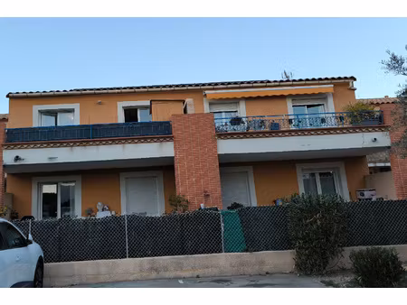 bel appartement t2 avec terrasse et place de parking à latou