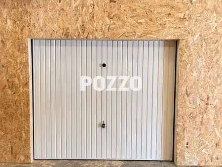 location garage box et parking à donville-les-bains (50350) : à louer / 17m² donville-les-