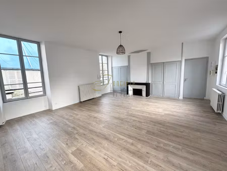 appartement de charme au pied de la cathédrale et de la plac