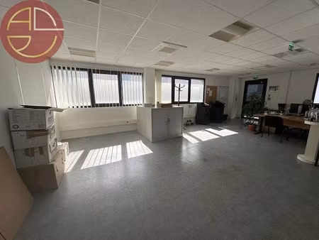 location locaux professionnels 817 m² à quint-fonsegrives (31130)  9 532 €