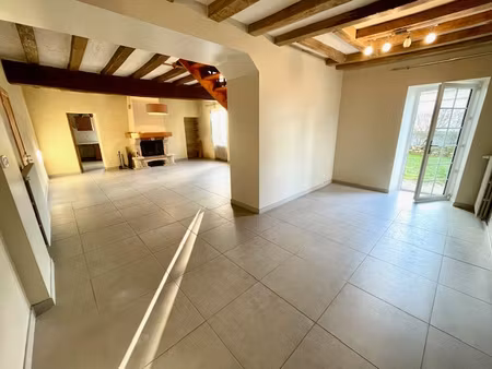 maison ancienne + dépendances sur 2000 m2