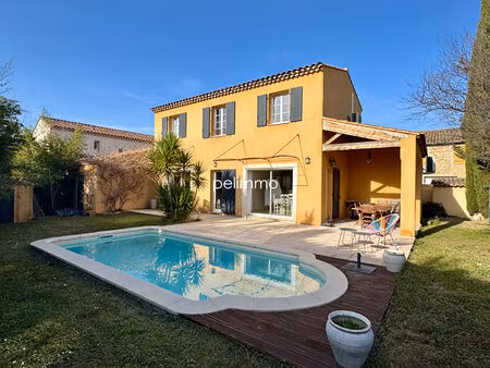 maison 6 pièces de 120 m2 avec piscine à pélissanne