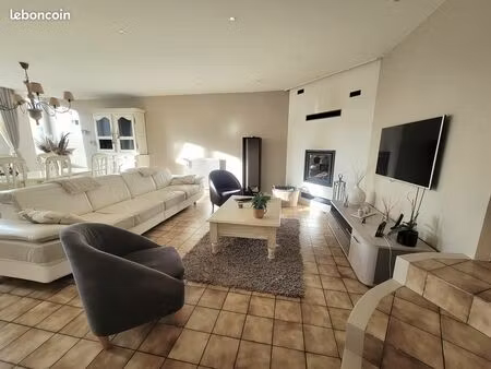 appartement 3 chambres - grand garage - cave