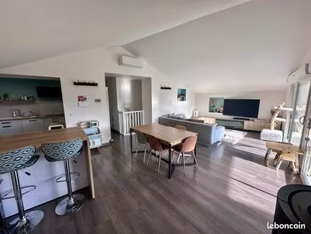 maison de bourg avec grande terrasse et garage