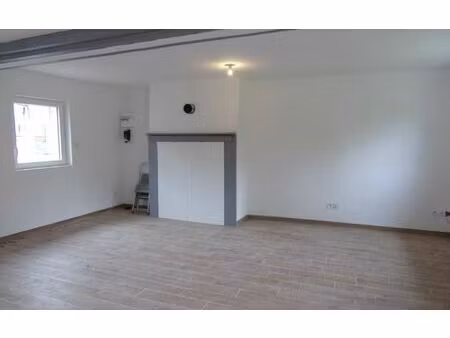 location maison  m² t-2 à le moulinet-sur-solin  510 €