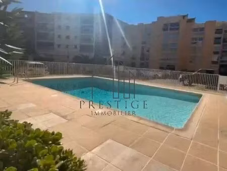 appartement type 2 avec piscine et stationnement privatif