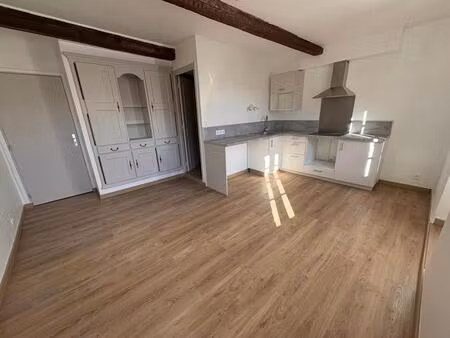à louer - appartement deux pièces l'escarene