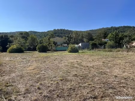 terrain 1 700 m² neoules