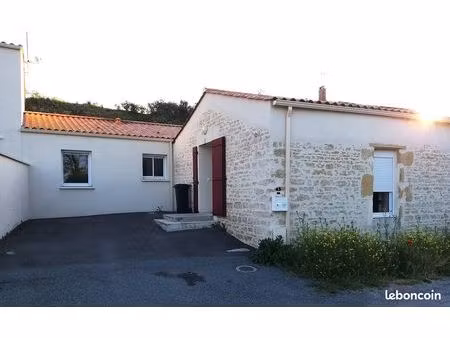 location chaillé les marais