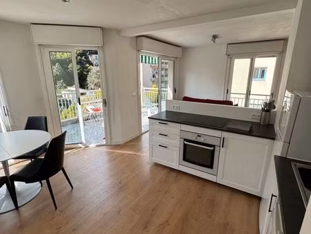 2 pièces 47m²  terrasse et piscine