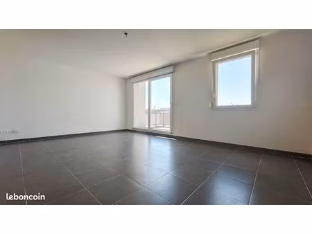 appartement 70m2 garage parking cellier