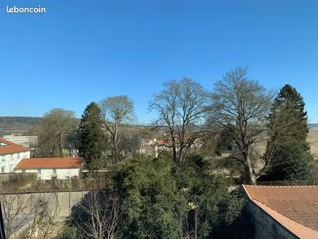 f5 calme et lumineux centre ville proche cathédrale