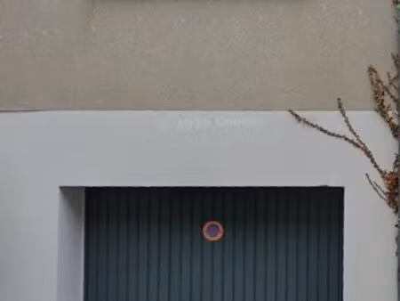 grand garage ou box ferme  poitiers-proche leclerc 80/mois