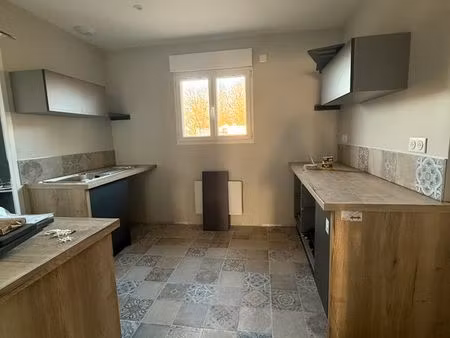 maison renovee t4 + jardinet  libre 23/02/26  15 min du chu  950 hors charges