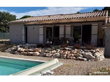 location annuelle d'une maison meublée avec piscine