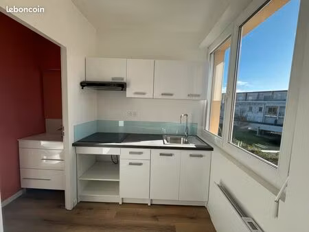 t1 bis neuf proche tram