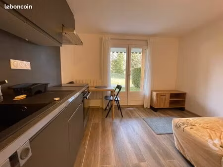 studio meublé de 14 24m2 loi carrez situé à 40 minutes du centre de genève