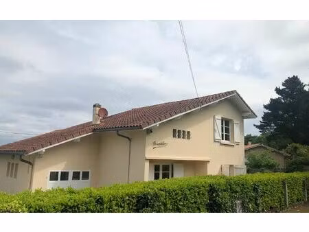 location maison  m² t-4 à mont-de-marsan  980 €